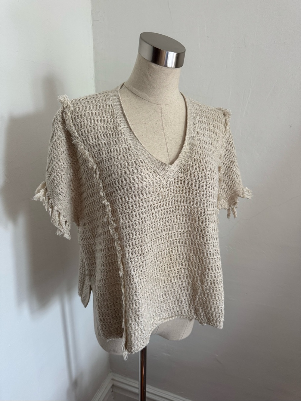 Madewell Cream Knit V‑Neck Fringe Short Sleeve Sweater